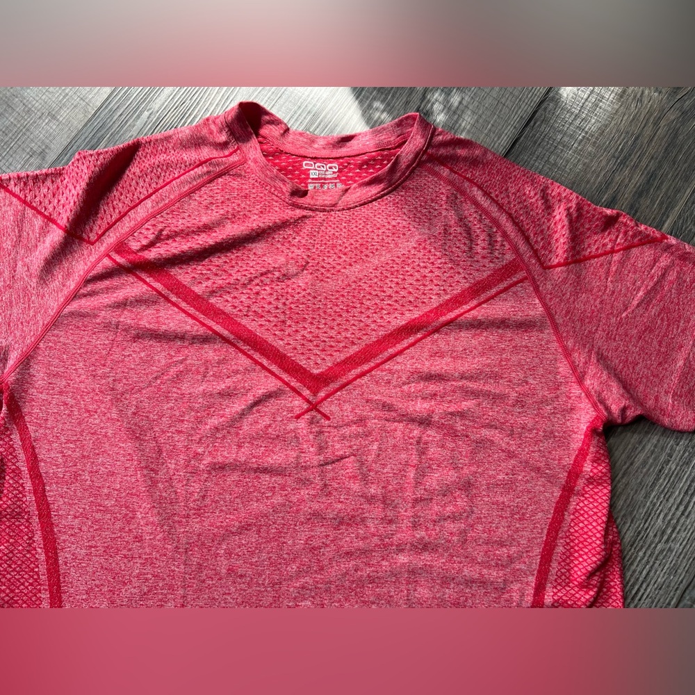 OQQ Men's Red Performance Tee - Picture 2 of 4